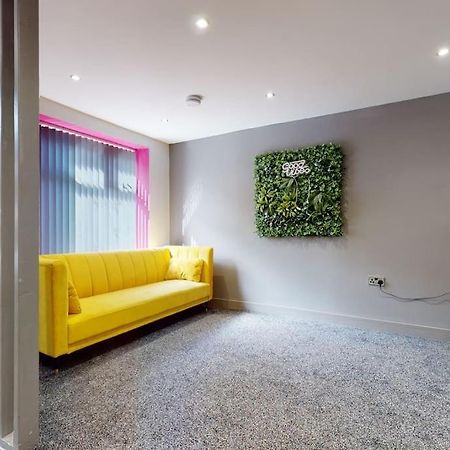 Neat Retreat Graig Pontypridd Exterior foto