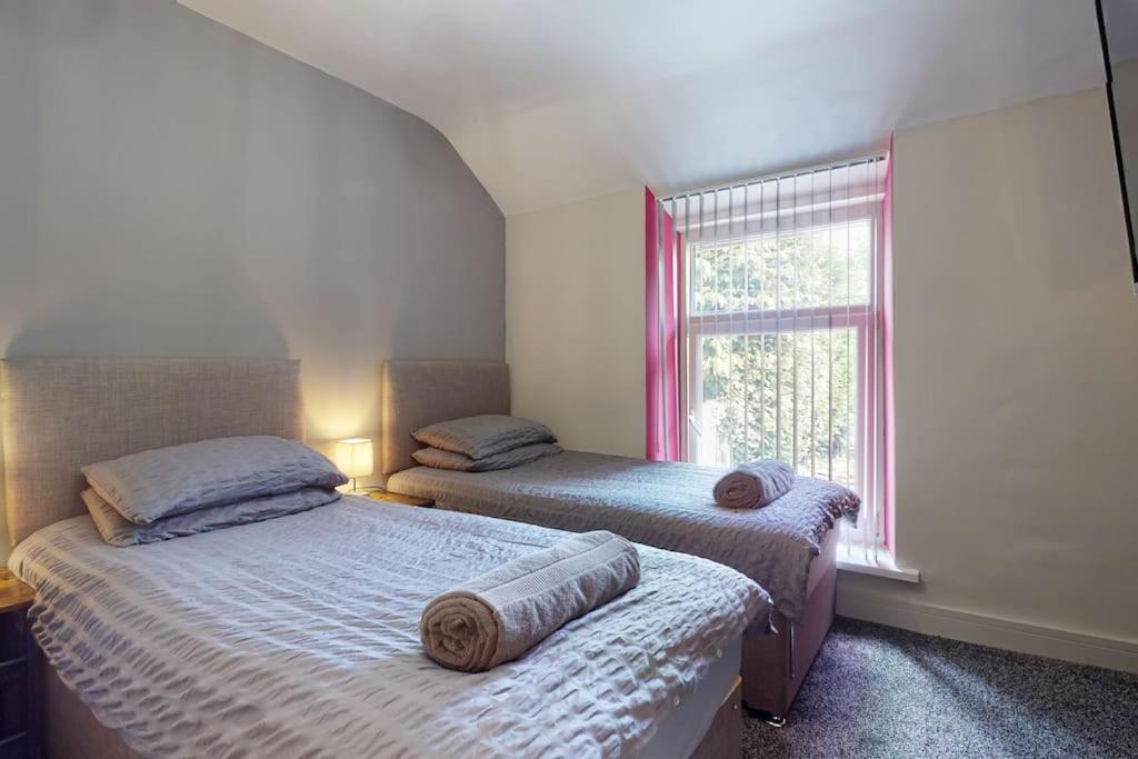 Neat Retreat Graig Pontypridd Exterior foto